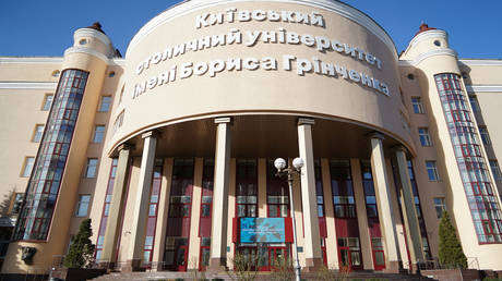 Ukrainian students speaking Russian more often – lecturer