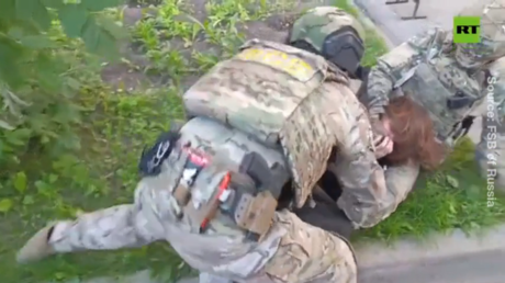 Teens recruited by Kiev busted over plot to murder Russian officer – FSB