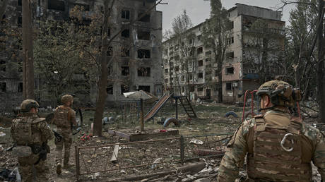 Kiev’s forces face catastrophe in Donbass – ex-Ukrainian commander
