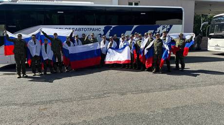 Russia and Ukraine conduct new POW swap – MOD (PHOTOS, VIDEO)