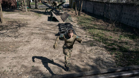 650,000 fighting-age men have fled Ukraine – Telegraph