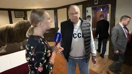 Lavrov prompts USSR sweatshirt craze