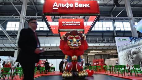 Russia’s largest private bank earns top credit score