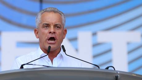 Exiled Moldovan politician faces extradition ahead of key election