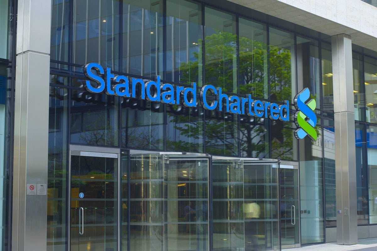 Standard Chartered boss sorry after saying AI would replace ‘lower-value human capital’ amid job cuts