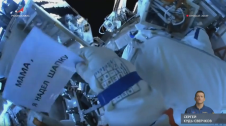 Russian cosmonaut sends message to mother during spacewalk (VIDEOS)