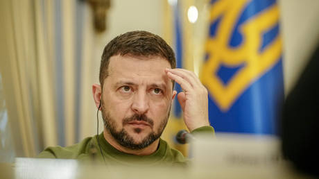 Power is a ‘drug’ for Zelensky – political scientist