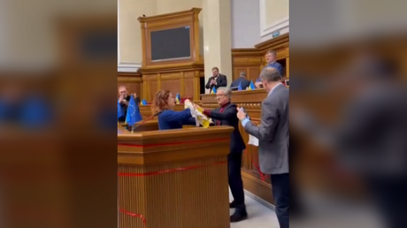 Ukrainian frontline failures trigger lawmaker scuffle (VIDEOS)