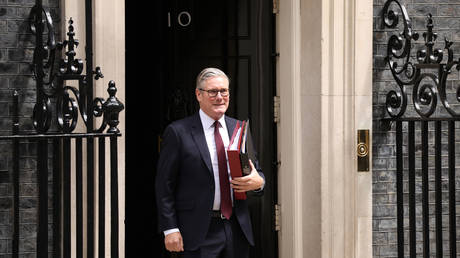 UK plotting to undermine Trump’s Ukraine peace efforts – Russian intelligence